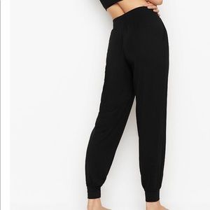 NWT Victoria’s Secret Sport Skinny Pant